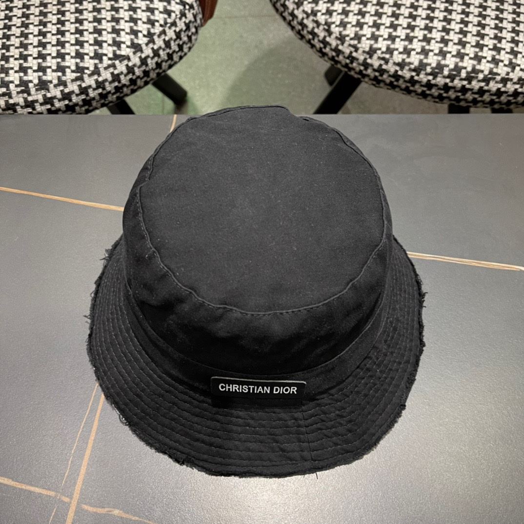 Christian Dior Caps